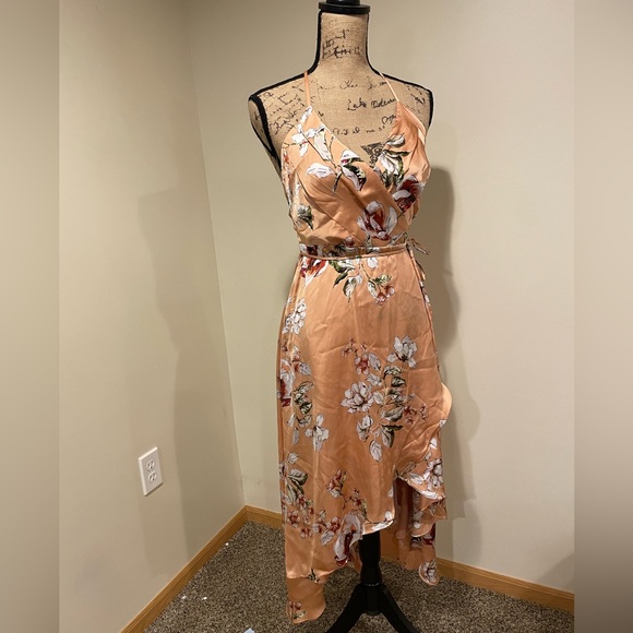Lulus Dresses & Skirts - Lulus Wrap Dress